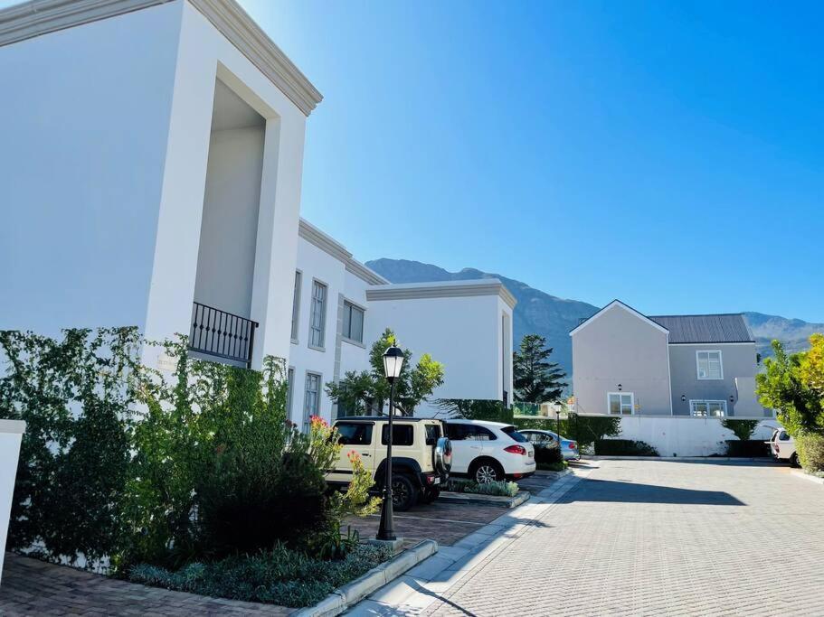 Spacious, Modern & Convenient Franschhoek Esterno foto