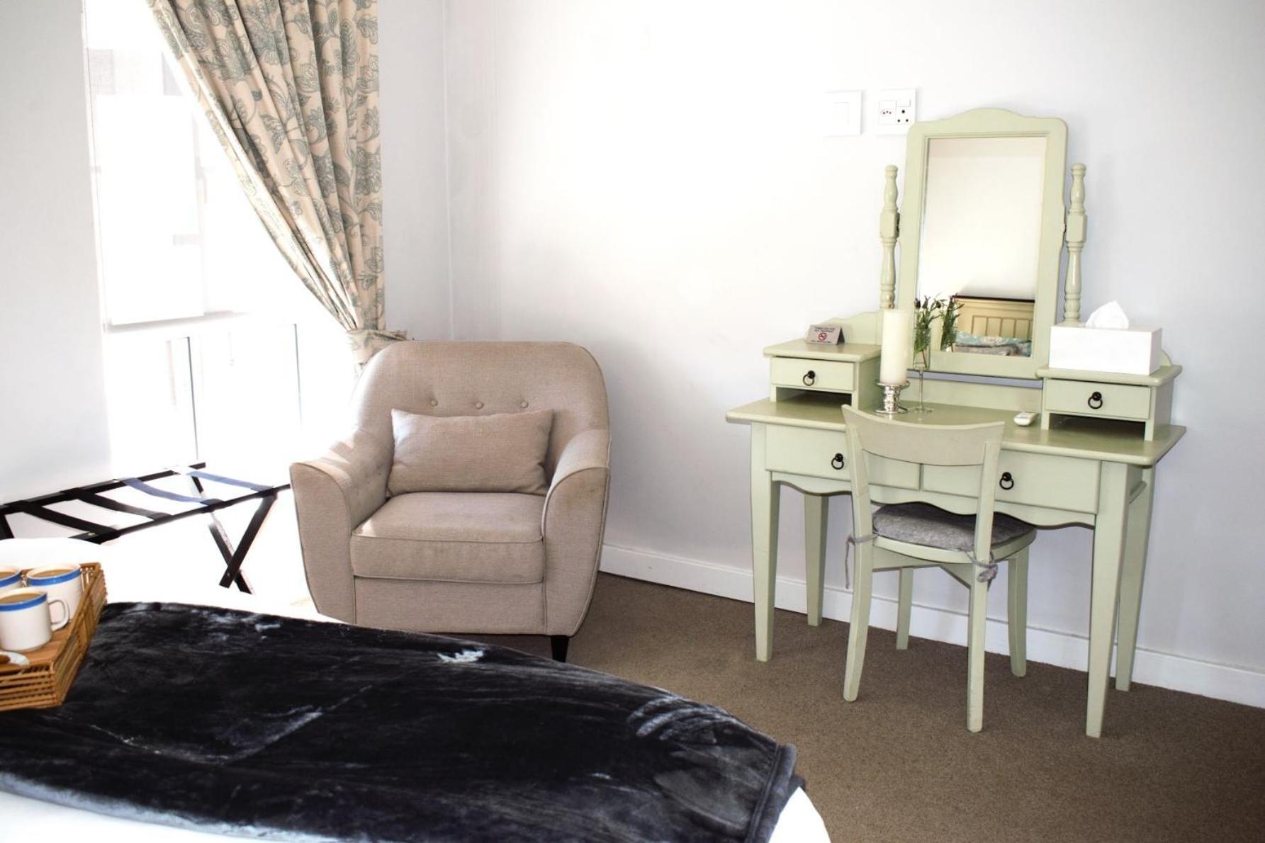 Spacious, Modern & Convenient Franschhoek Esterno foto