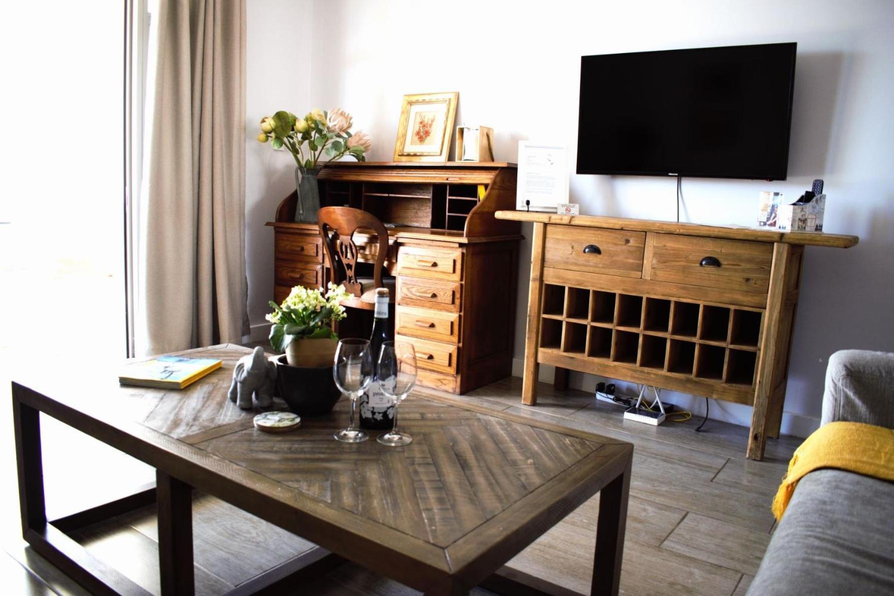 Spacious, Modern & Convenient Franschhoek Esterno foto