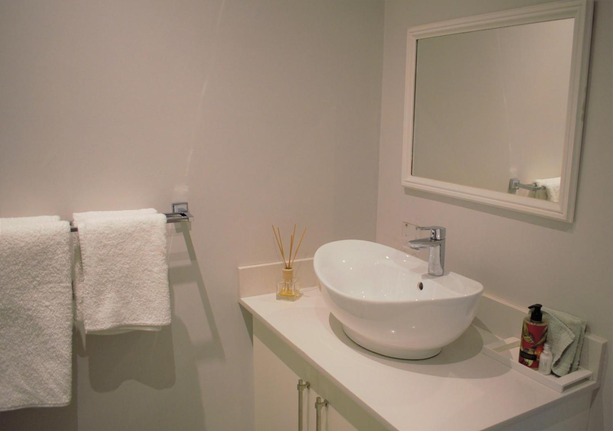 Spacious, Modern & Convenient Franschhoek Esterno foto